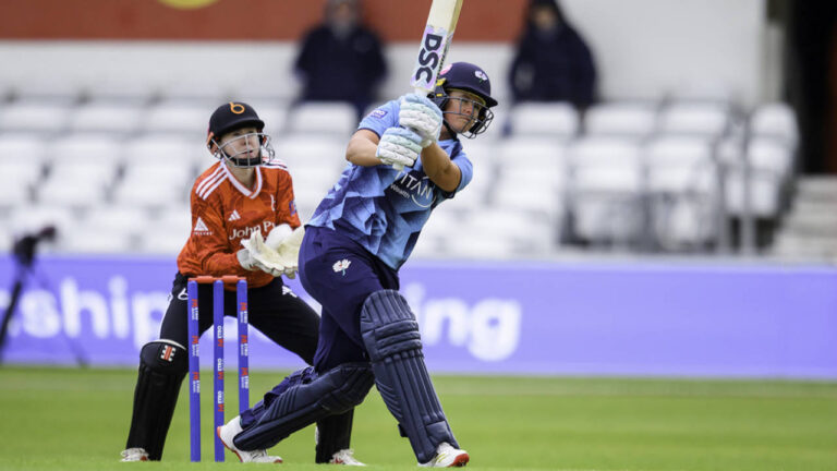Warwickshire Clinch Thrilling Three-Wicket Win Over Yorkshire in Metro Bank One-Day Cup