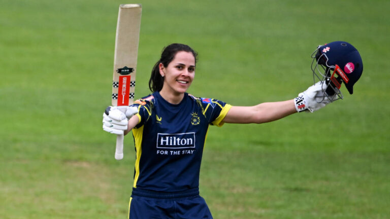 Bouchier Blitz Outdoes Odgers as Hampshire Overpower Somerset