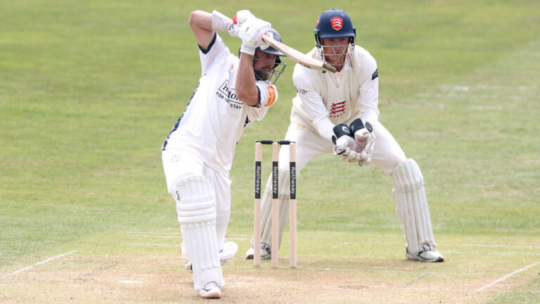 Lehmann and Brown Lead Resistance as Essex Stifle Hampshire in County Championship