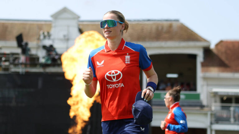 England bowl and hand debut to Corteen-Coleman; Harmanpreet rested – England Bowl First in T20I Opener: Corteen-Coleman Debuts as Harmanpreet Rests