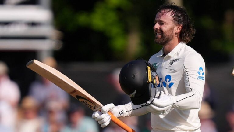 Blundell, Foxcroft and Smith give New Zealand vice-grip on Ireland Test – New Zealand Dominates Ireland: Nathan Smith Shines in Belfast Test