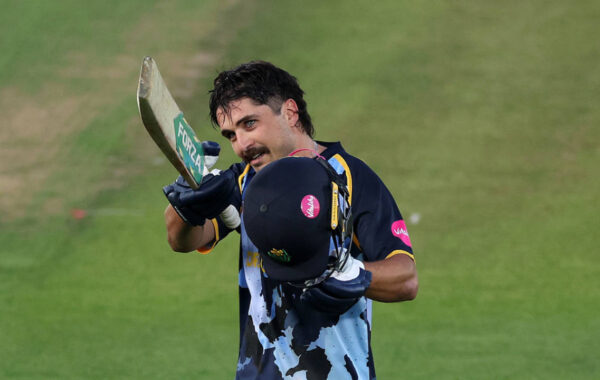 417617.6