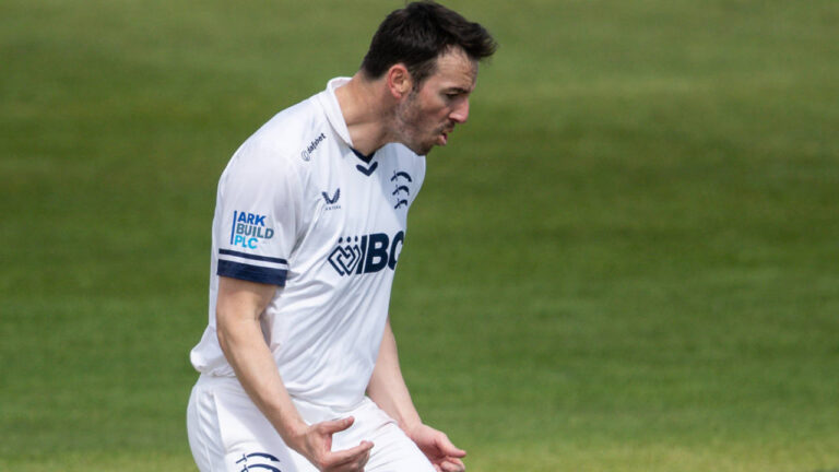 Roland-Jones, Morgan star as Middlesex take upper hand at New Road