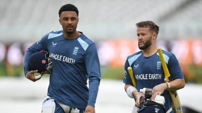 New Zealand bowl first as Emilio Gay makes England debut
