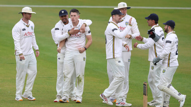 Potts eight-for seals innings win for Durham